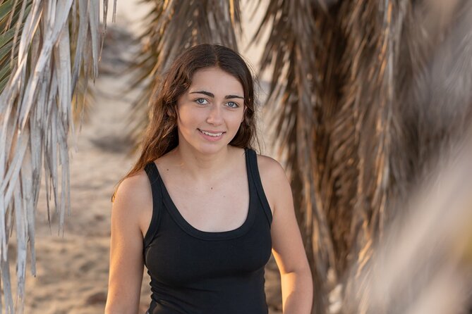 Vacation Photoshoot in Maspalomas - 100 HD photos - How the 1-Hour Session Works: Candid Prompts Plus Posed Variety