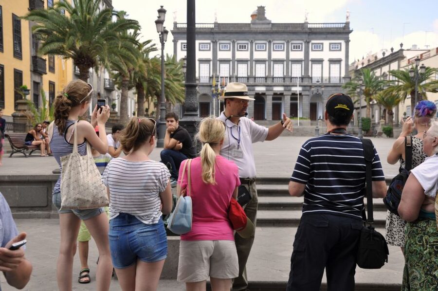 Walking tour Vegueta Old Town Las Palmas ( only in english) - Catedral de Santa Ana and Plaza del Pilar Nuevo: Where the Walk Turns Historic